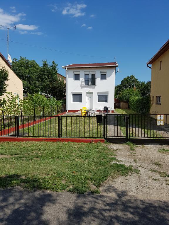 Apartamento Nurmi House Hajdúszoboszló Exterior foto